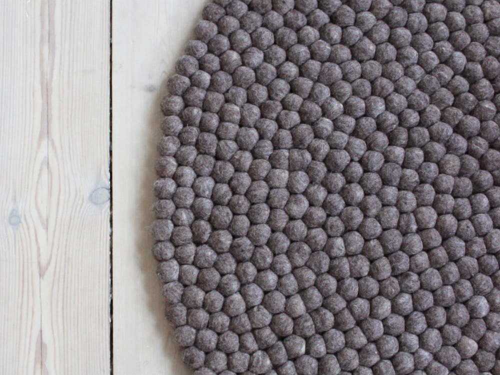 Ořechově hnědý kuličkový vlněný koberec Wooldot Ball Rugs