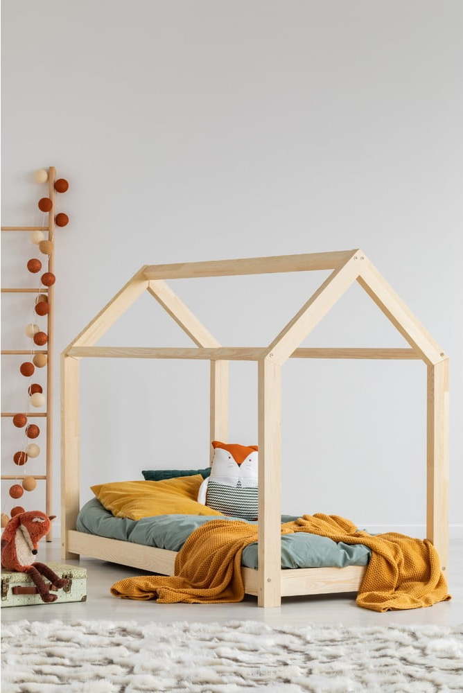 Domečková dětská postel z borovicového dřeva 140x200 cm Mila M - Adeko Adeko