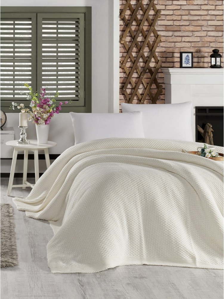 Světle krémový přehoz přes postel s příměsí bavlny Homemania Decor Silvi