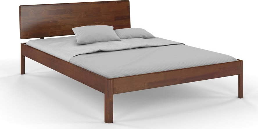 Tmavě hnědá dvoulůžková postel z borovicového dřeva 140x200 cm Ammer – Skandica SKANDICA